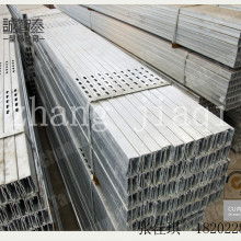  江陰市百川服裝廠 主營(yíng) 打條 打格 打纜 打孔